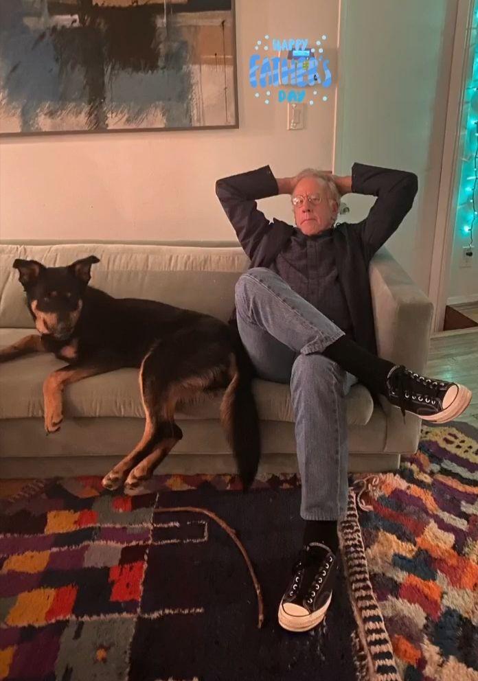 Напівоголена і на підборах: Емілі Ратаковскі показала розкішне тіло в пікантній зйомці